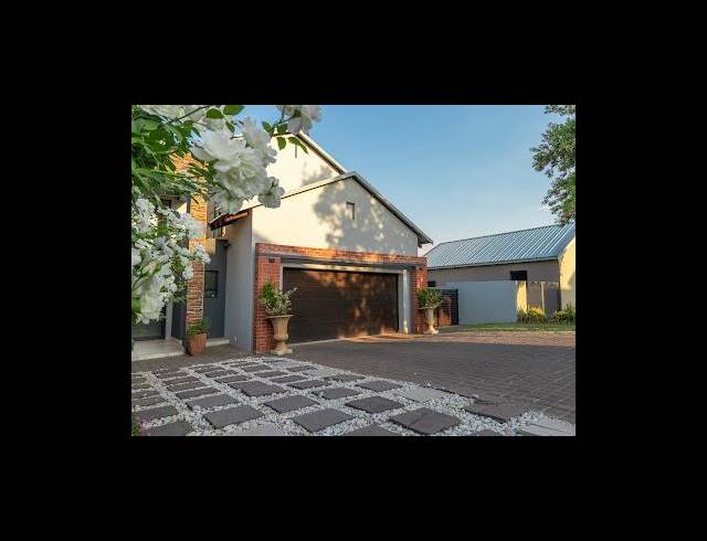 5 BEDROOM HOUSE FOR SALE IN COPPERLEAF ESTATE